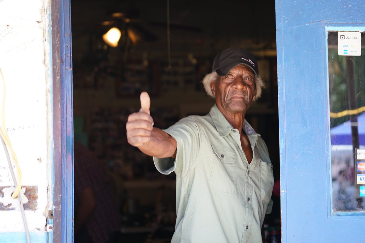 missippilive's tweet photo. my good friend Jimmy Duck Holmes at his juke joint the Blue Front Cafe in Bentonia Mississippi (image: Tyler McLeod) #deltablues #countryblues #bentoniablues https://t.co/l0fwAw34c5