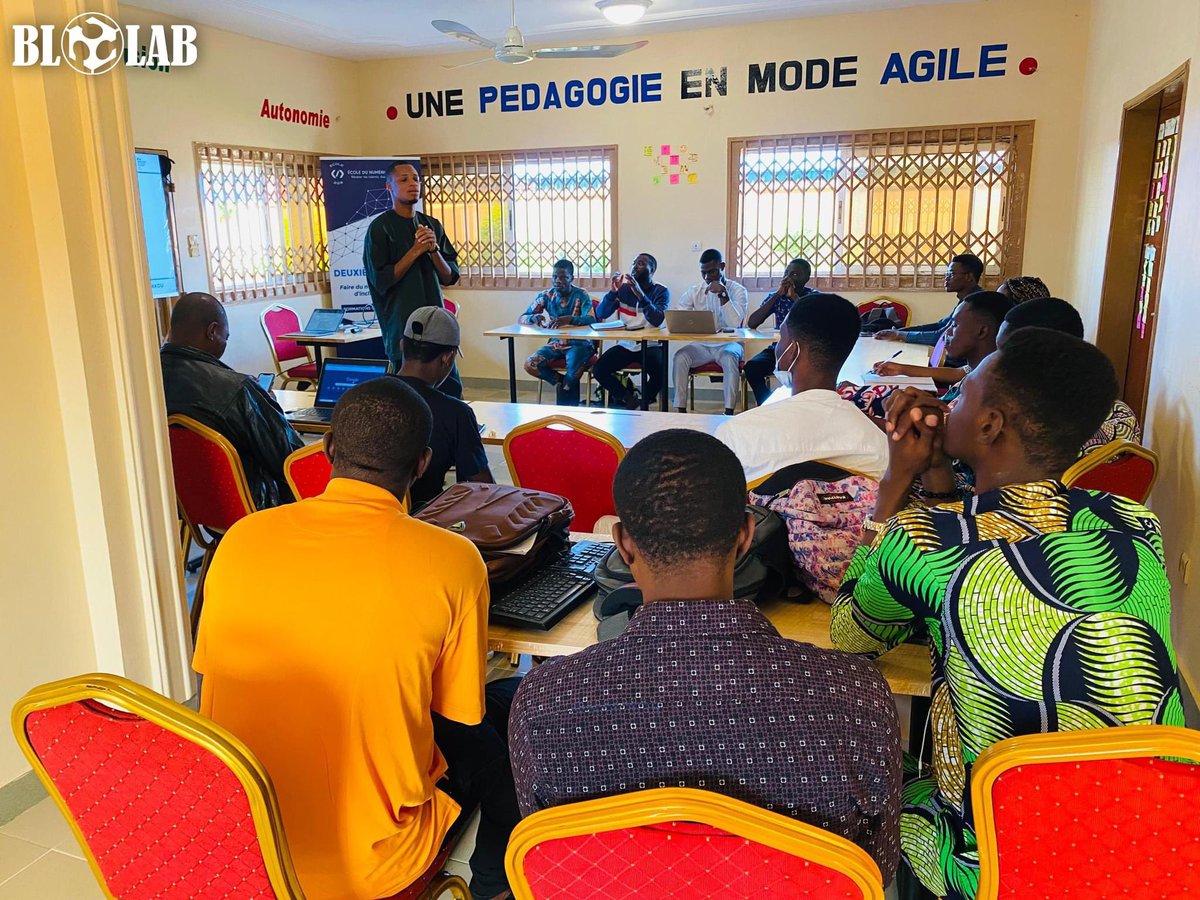 Xgbenakpon's tweet photo. Aujourd’hui avec @BLOLAB_BENIN PARAKOU débute le #hack4parakou.
72h de partages et de chalenges avec des projets tech innovants dans le domaine de la médecine, l’agriculture, le tourisme, etc.
#beninnumerique #parakou #Hackathon https://t.co/N9Y4SFRiF5
