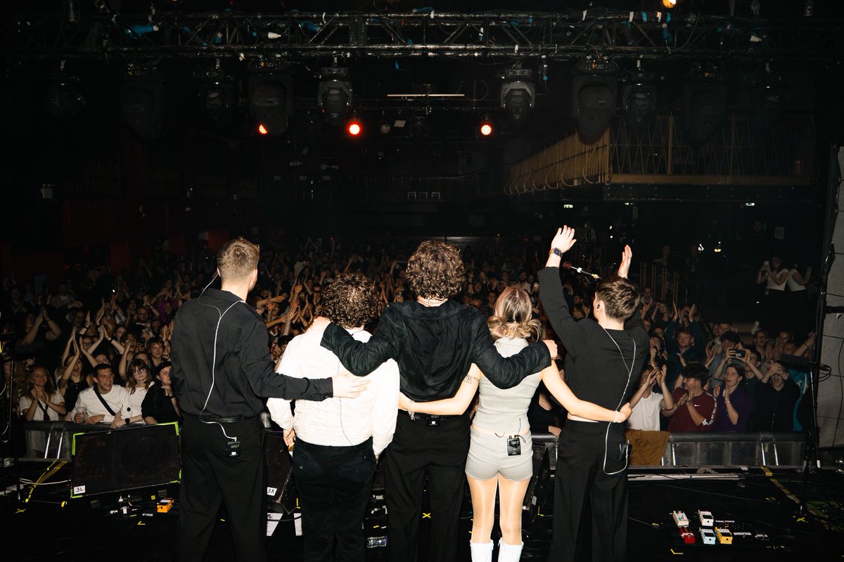 ELECTRIC BALLROOM YOU WERE SO ELECTRIC ⚡️🧬

London. I. Love. You.

Featuring my mother’s boots. Icon.

We go again tomorrow. Sheffield. Get ready.

📸: <a href="/byfbarber/">freya🦂</a>