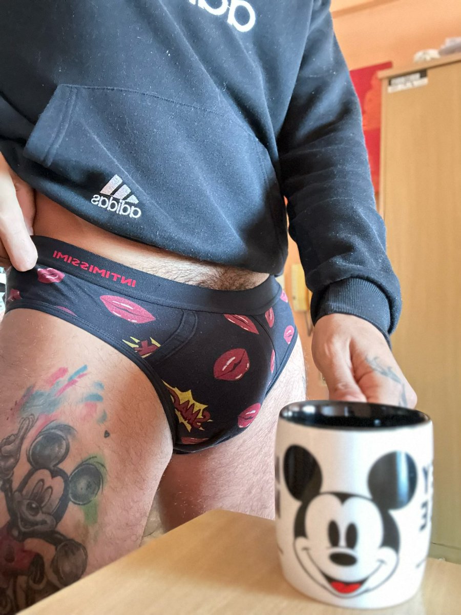 5pm tea 🔥❤️‍🔥😈

instagram.com/p/C5f1vq0tbP2/…

onlyfans.com/moorenoo24