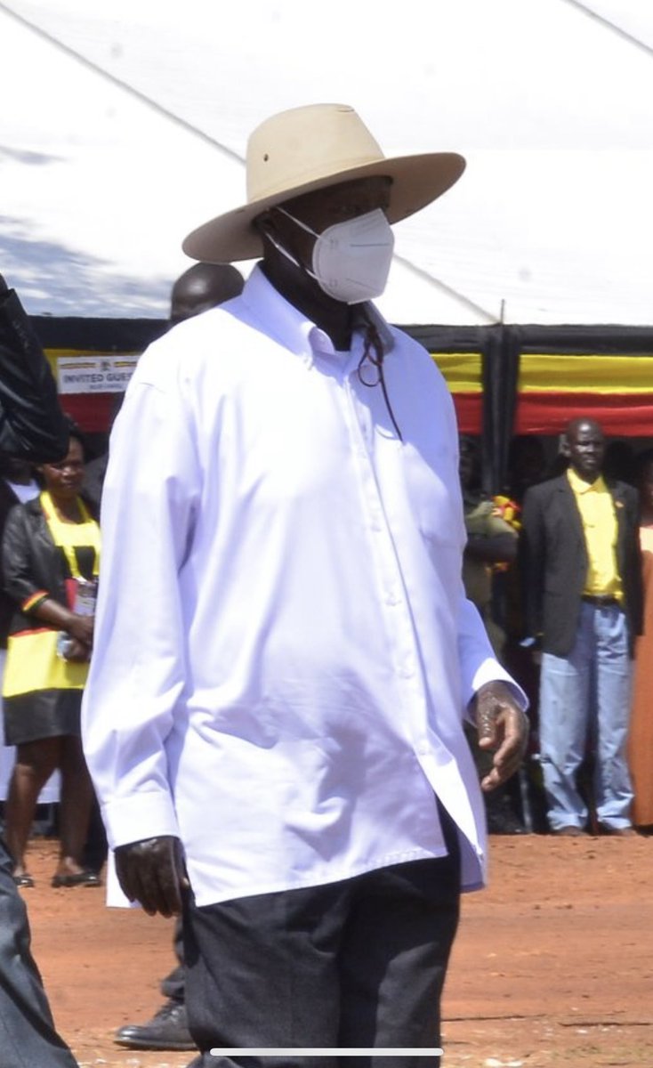 mkyalya's tweet image. #Ccwa is a lion in this lifetime. He lives with #Kainerugaba original. He was captured and offered to him as sacrifice but he recognised he was his own grandson and has stayed with him since. He will return home; his spirit is one with me but there is a moon and a sun two heads