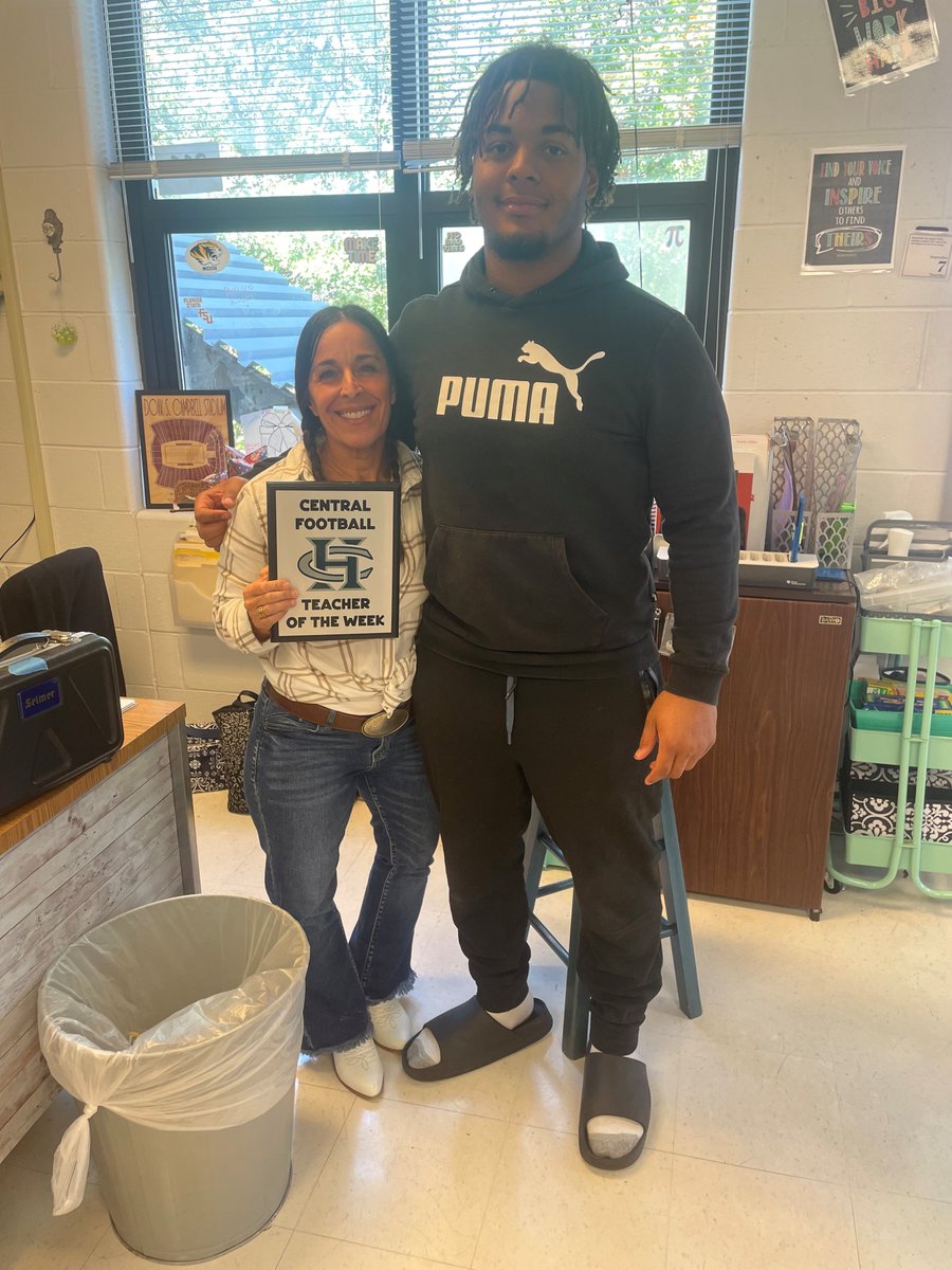 FootballFHC's tweet photo. TEACHER OF THE WEEK! Ep. 7 - Pt. 2: Mrs. Dauve - Keenan Mace Jr.
"She cares about me as a student and as a person. She always wants the best for you. She will do anything to help you and always has good vibes!”
THANK YOU, TEACHERS! #FHCFamily https://t.co/knu494L2cB