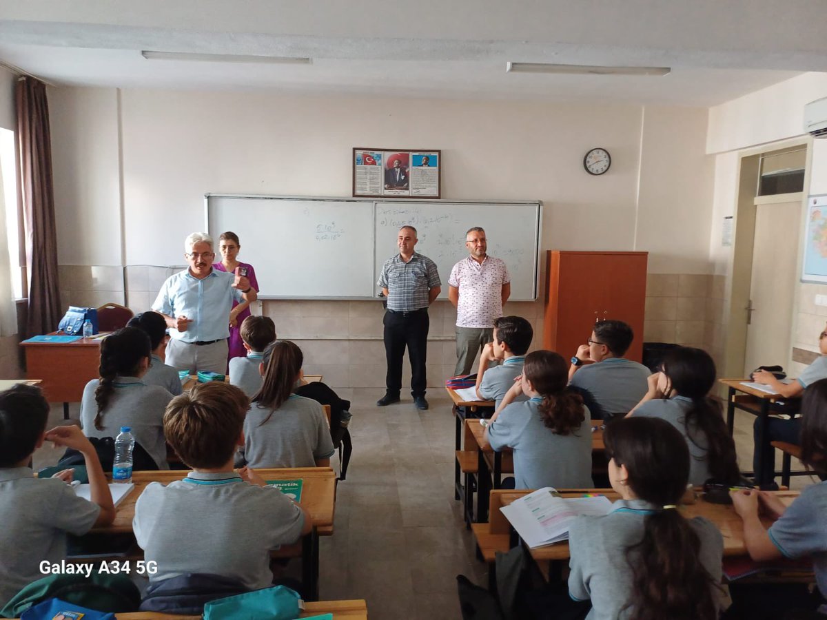 mut_mem's tweet photo. "Güler yüzlü güzel çocuklarımız"
İlçe Milli Eğitim Müdürümüz @erddlk33 Gazi Ortaokulu'nu ziyaret etti. Öğrencilerimizin heyecanına ve hayallerine ortak oldu.Öğretmen ve öğrencilerimize başarılar dileriz. 
@tcmeb 
@fazilet_durmus https://t.co/L2aGKIUMPf