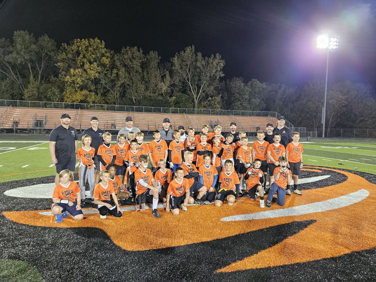 AmesYFootball's tweet photo. What a night our 5th/6th grade flag teams had on Tuesday! Playing on the Ames high field under the lights. Some great football but even better athletes and coaches. https://t.co/rMYiFd4rBp