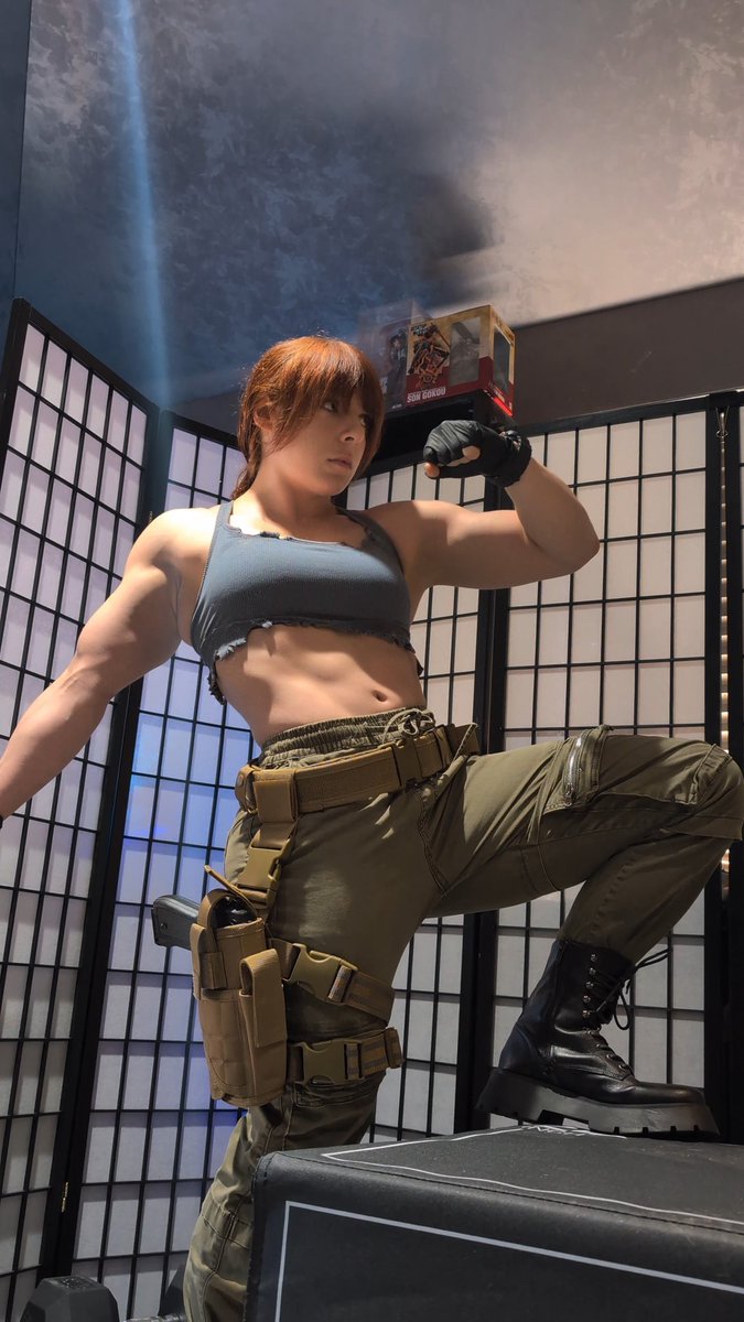 kitty_bit_games's tweet photo. Lil closet Lara Croft cosplay to welcome to new Tomb Raider show! https://t.co/Qn6rJqSdKV