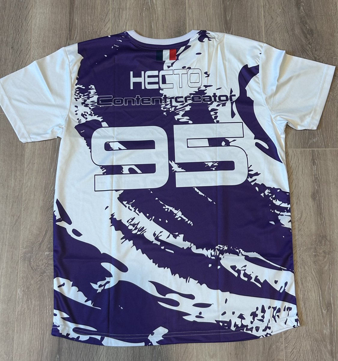 hectofn1's tweet photo. Maillot bien reçu ✅🫡
Merci les boss @2R_Esport @nakoxsyt ❤️ https://t.co/8Q3x7At7Ly
