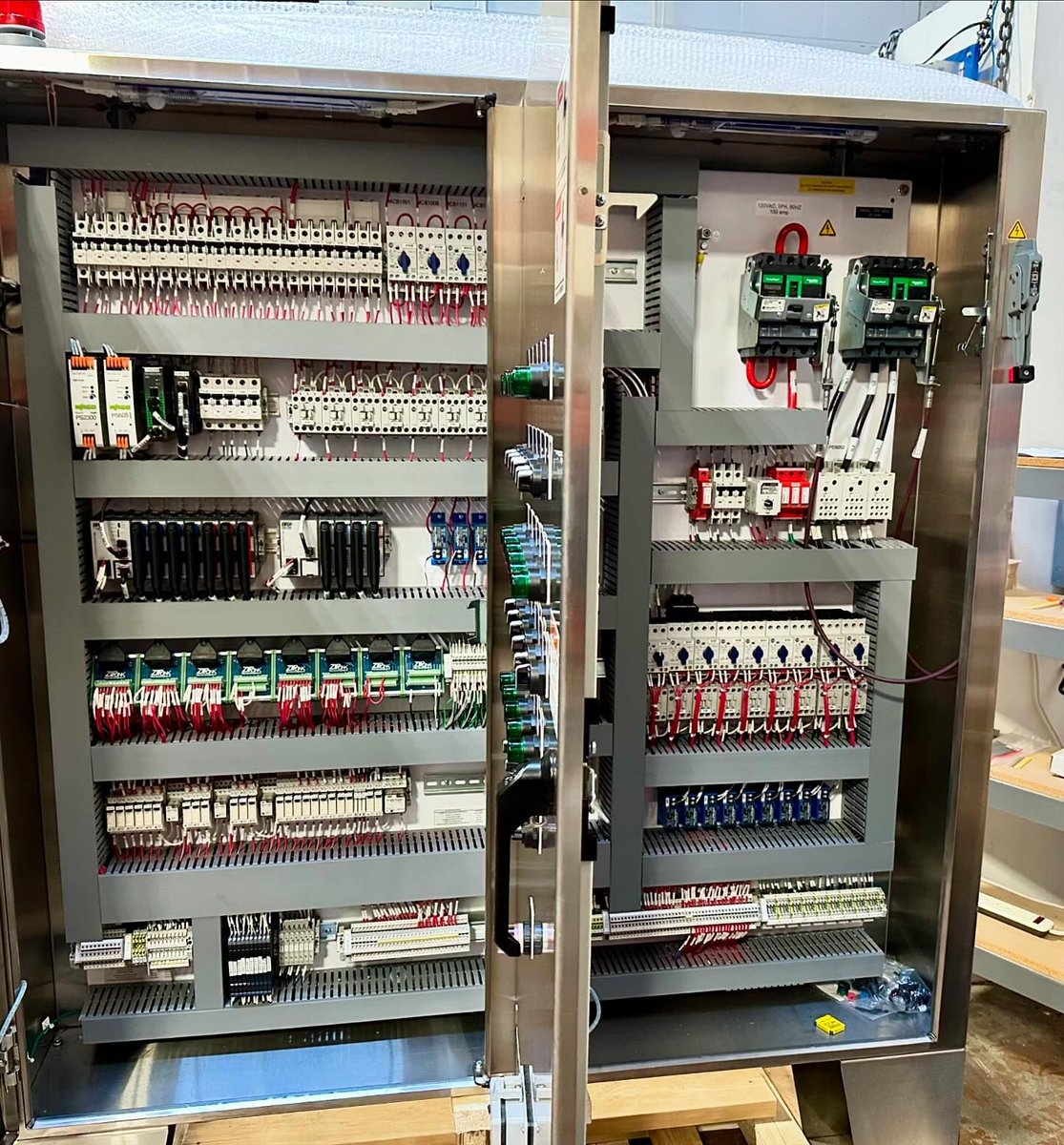 Don’t ask me how to operate it…I only take pics. Testing this control panel out, which will head to Yale Divinity School soon! #wastewatertreatment #wastewater #controls