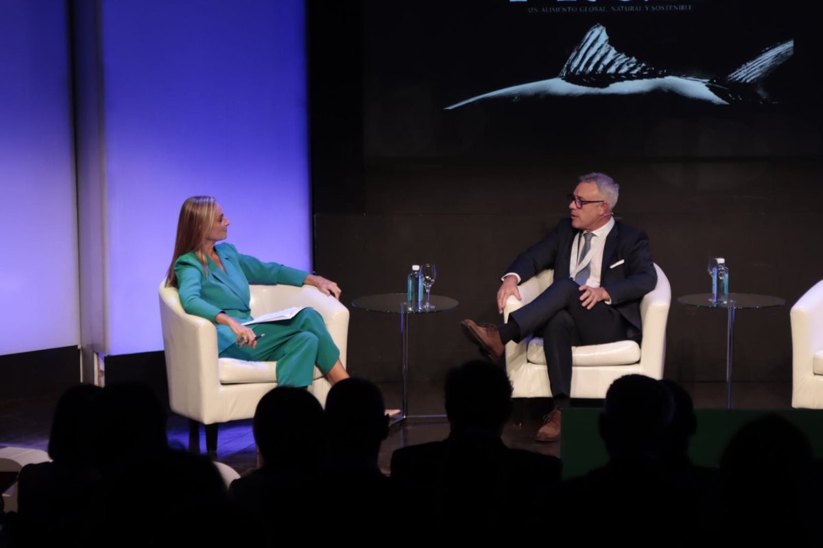 Antes de la proyección del tráiler del documental “1,17” hemos podido disfrutar de una entrevista con Jon Ander, armador del buque Itsas Txori.⁣

 #CongresoDelAtún2024 #atún #gastronomíasostenible #sostenibilidad #pescasostenible <a href="/_Opagac/">OPAGAC</a>