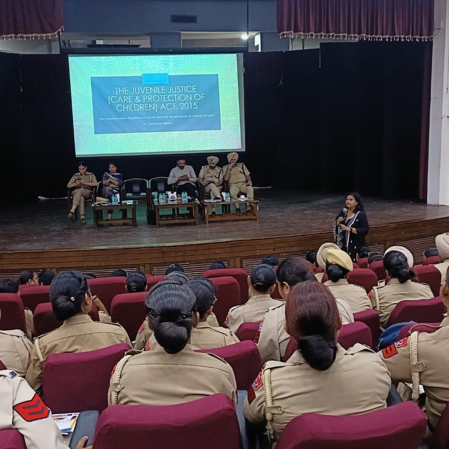 PatialaPolice's tweet image. SSP Patiala inaugurated the second day of training on Juvenile Justice Act for more than 150 officers of Patiala range at Thapar Institute. 
#JuvenileJusticeAct #ChildProtection #TrainingProgram #ProtectOurChildren