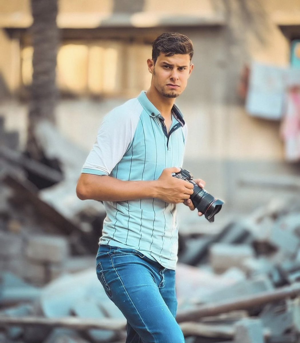 This is urgent , The medical condition of my brother got worse ,  We are in critical need to evacuate Fadi out of the Gaza Strip.  
Please share this post. 

تدهورت الحالة الطبية لزميلي الصحفي فادي الوحيدي ، نحن بحاجة ماسة لإجلاء فادي من قطاع غزة