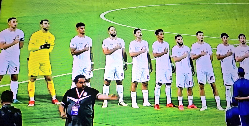 CobaDikenal's tweet photo. Marteen Paes lancar banget nyanyi Indonesia Raya 😆😆💪💪💪
Hiduplah Indonesia Raya🇮🇩🇮🇩🇮🇩

#TimnasIndonesia #Timnas #TimnasDay https://t.co/EDdE0cBUup