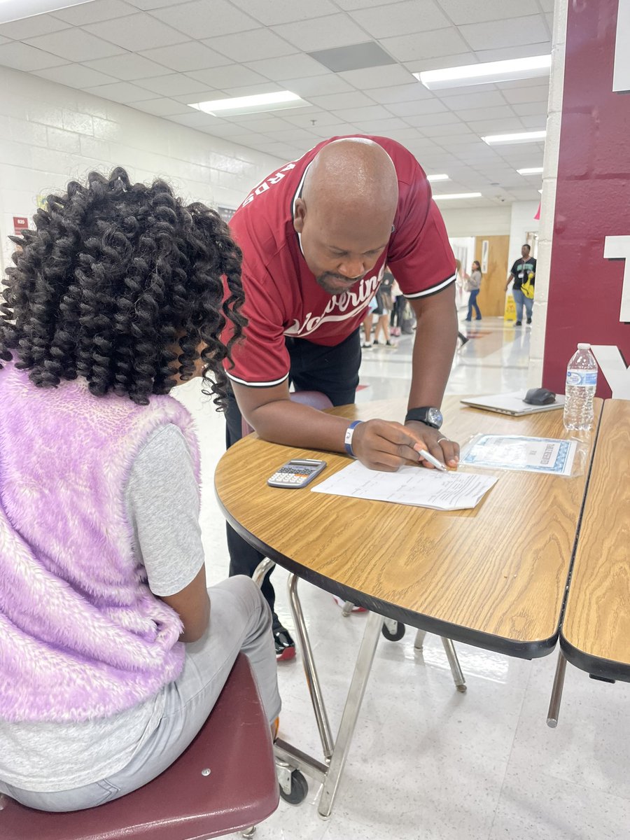E_Gardner6's tweet photo. Get you a leader like @Dricheducator going Above and Beyond helping students with math assignments during lunch.  #OnceATeacherAlwaysATeacher
@ugmswolverines https://t.co/LQDaMPHRev