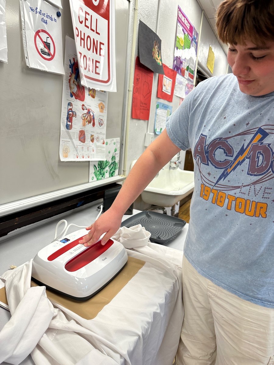 Explore Ambassadors at Shawnee are designing lab coats for students to use in the Healthcare Science Pathway #exploreshawnee #jcps #shawneemiddleschool <a href="/ShawneeAcademy/">The Academy @ Shawnee</a>