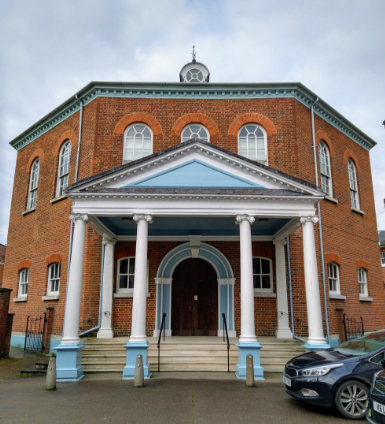 norfolkscreen's tweet image. This chapel, designed by Thomas Ivory in 1756, is a stunning filming location! With seating for 225, a beautiful gallery, and a lovely garden (included at no extra cost), it's perfect for production shoots. 🎥#FilmingLocation #NorwichFilm #ProductionShoot #HistoricVenue