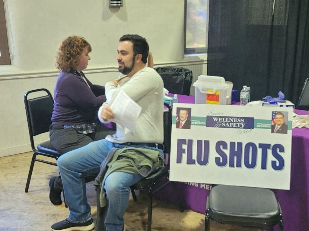 Hosting Safety &amp; Wellness Expo w @RepGergely. Thanks to our seniors &amp; vendors for making this a success! And thanks to Mayor Cherepko for coming to hear from constituents &amp; to @RepPisciottano for doing his part to help protect others this flu season by getting his annual vaccine!