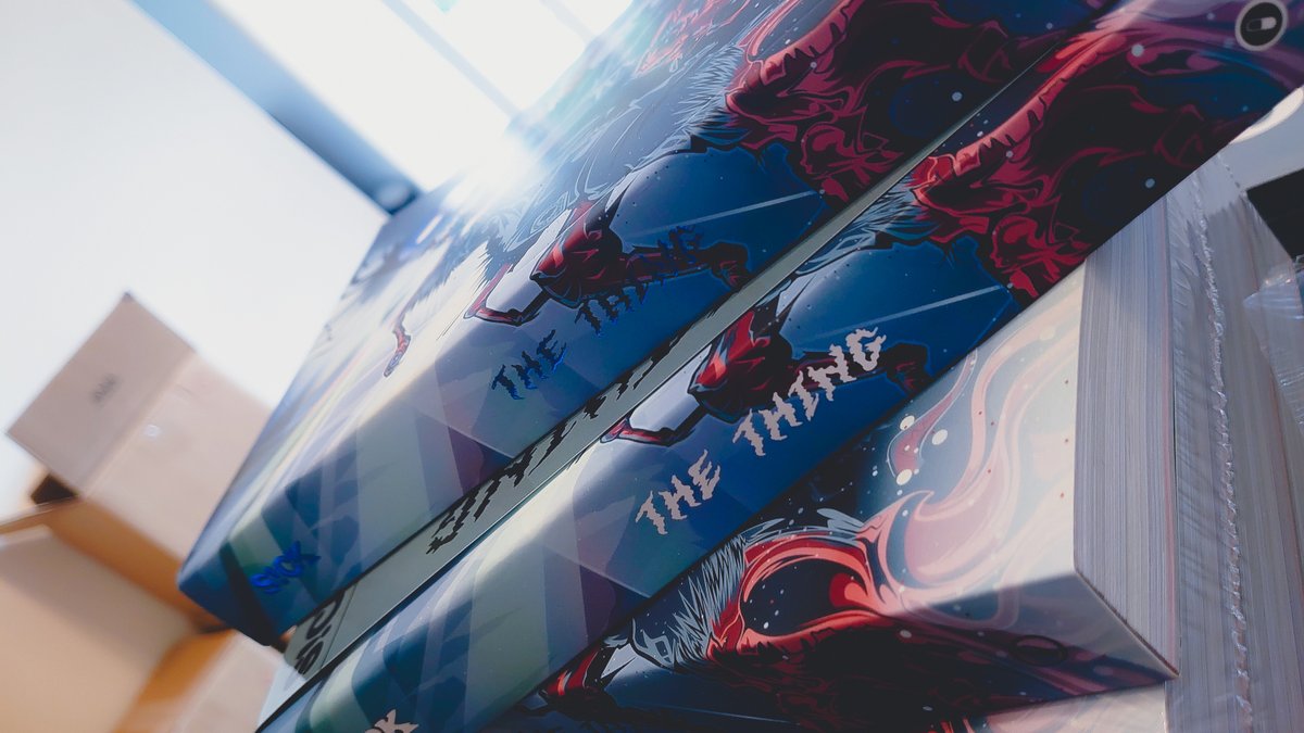 Sick_Mag's tweet image. Les cartons du numéro The Thing sont arrivés ! 🔬📦

L'impression et les finitions se sont achevées sur notre plus gros volume parût à ce jour. Nous avons d'ores et déjà remonté nos manches ces deux derniers jours (et nuits) pour faire partir les premiers exemplaires. ↓