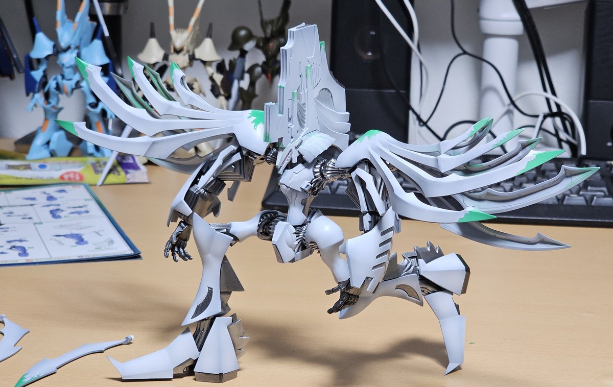 VIPofGOLD's tweet image. バロンズゥ。ここまで作った。
クリアオレンジが無くて作業ストップ
#ブレンパワード #MODEROID