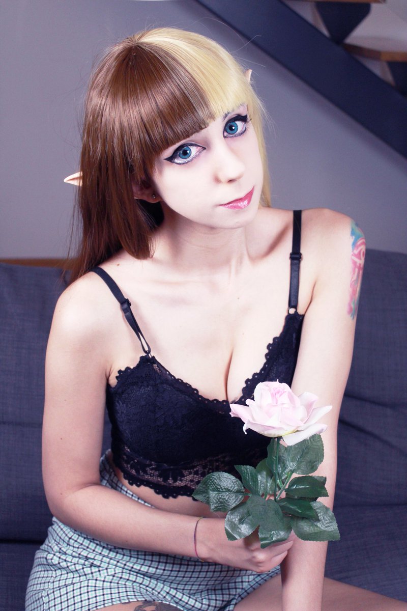 _LovelyCosplay's tweet photo. 🌹💫 https://t.co/QktgFeHNKe