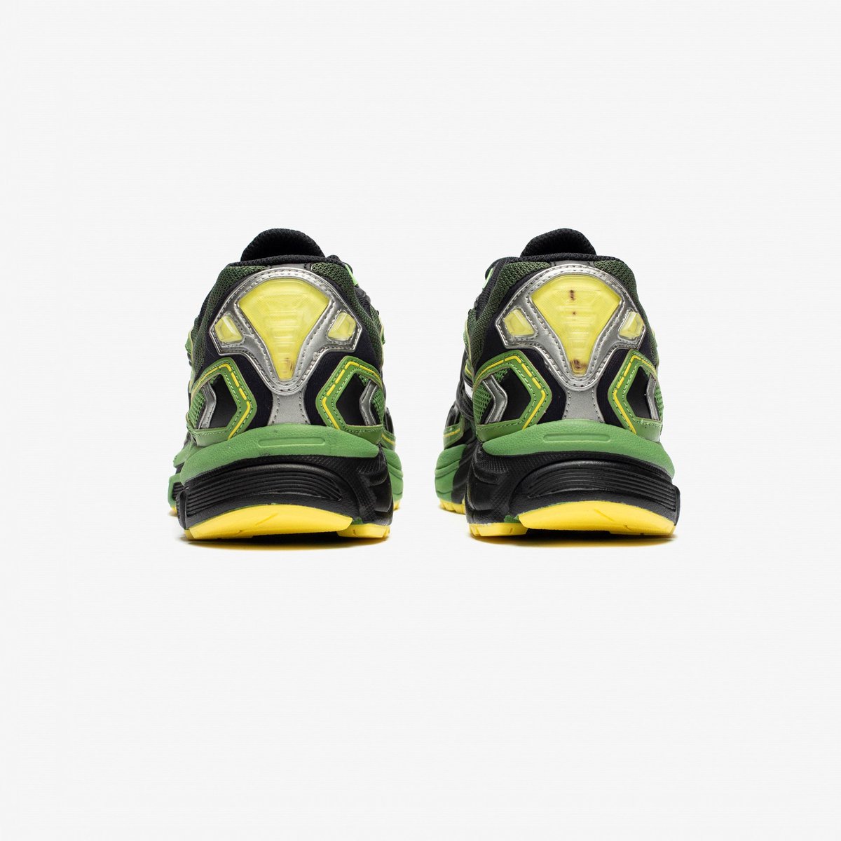 Reebok est en mode : tout éteindre, produit quali, top coloris, paire pas encore mondiale.

Lien affilié chck.me/dKFi (170€)