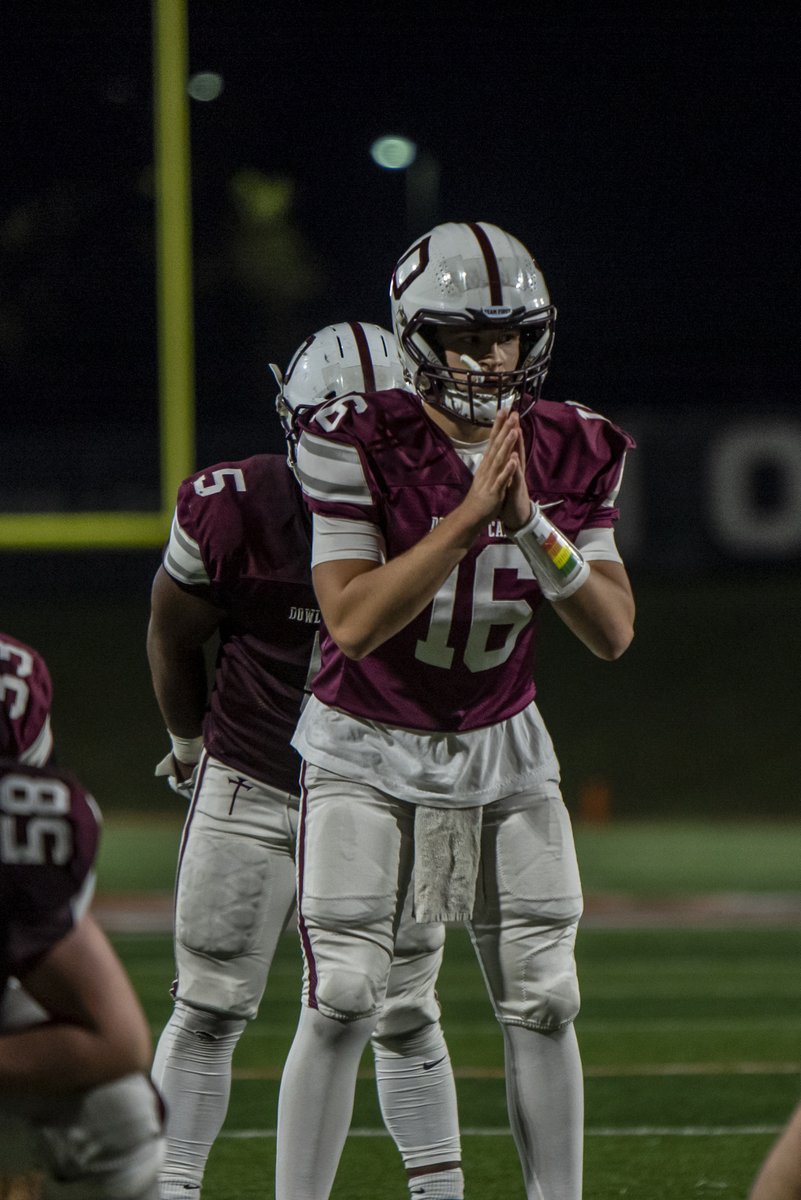 Joey Nahas entered the game trailing 21-10. Here's how he finished en route to Dowling's massive comeback last Friday:

🏈 7/11 passing
🏈 126 passing yards
🏈 3 TDs

📸 @jacreativephoto 

#IAfootball X #iahsfb