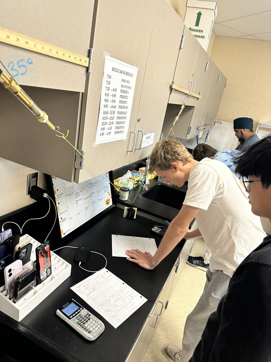 AlexisMSitz's tweet photo. Lots of Science going on in Room 2101 today! Bunsen Burner Intro for physical science + Static Equilibrium Activity for AP Physics 1 https://t.co/bUnX46ZcQm