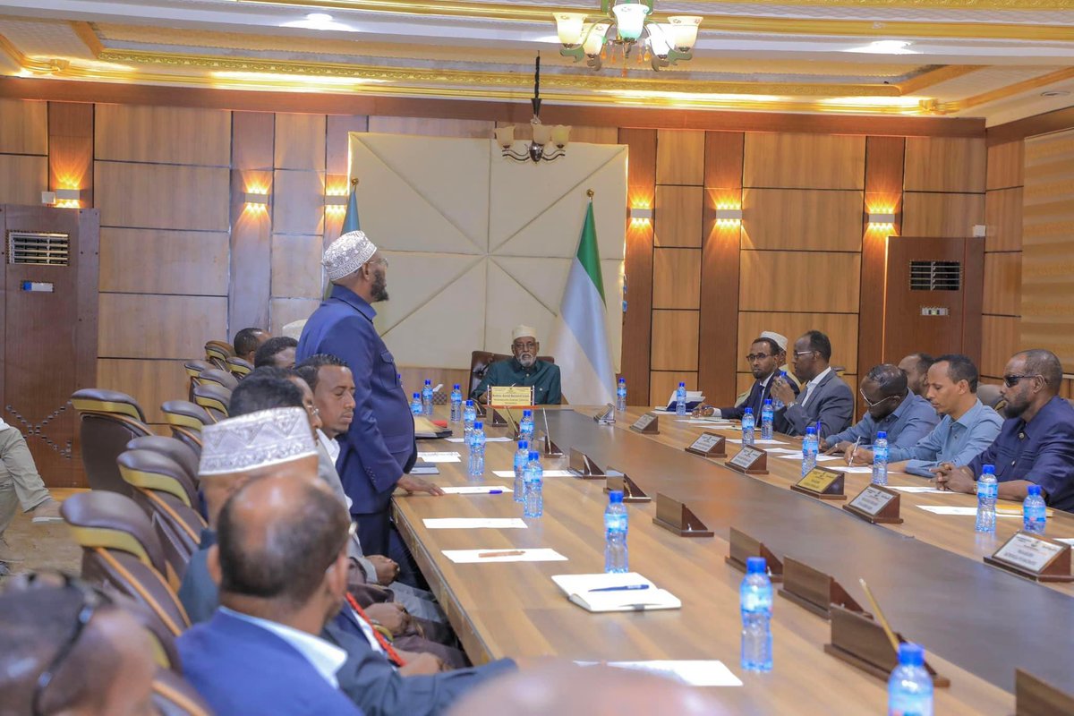 Abdifatah Mukhtar (@abdifatah_muktr) on Twitter photo President of <a href="/JSStatehouse/">Jubaland State House</a> , H.E Ahmed Mohamed Islam, chaired a cabinet meeting discussing the political situation, security issues, and boosting tourism in Jubaland. #Jubaland #Tourism #Security #Somalia President of <a href="/JSStatehouse/">Jubaland State House</a> , H.E Ahmed Mohamed Islam, chaired a cabinet meeting discussing the political situation, security issues, and boosting tourism in Jubaland. #Jubaland #Tourism #Security #Somalia