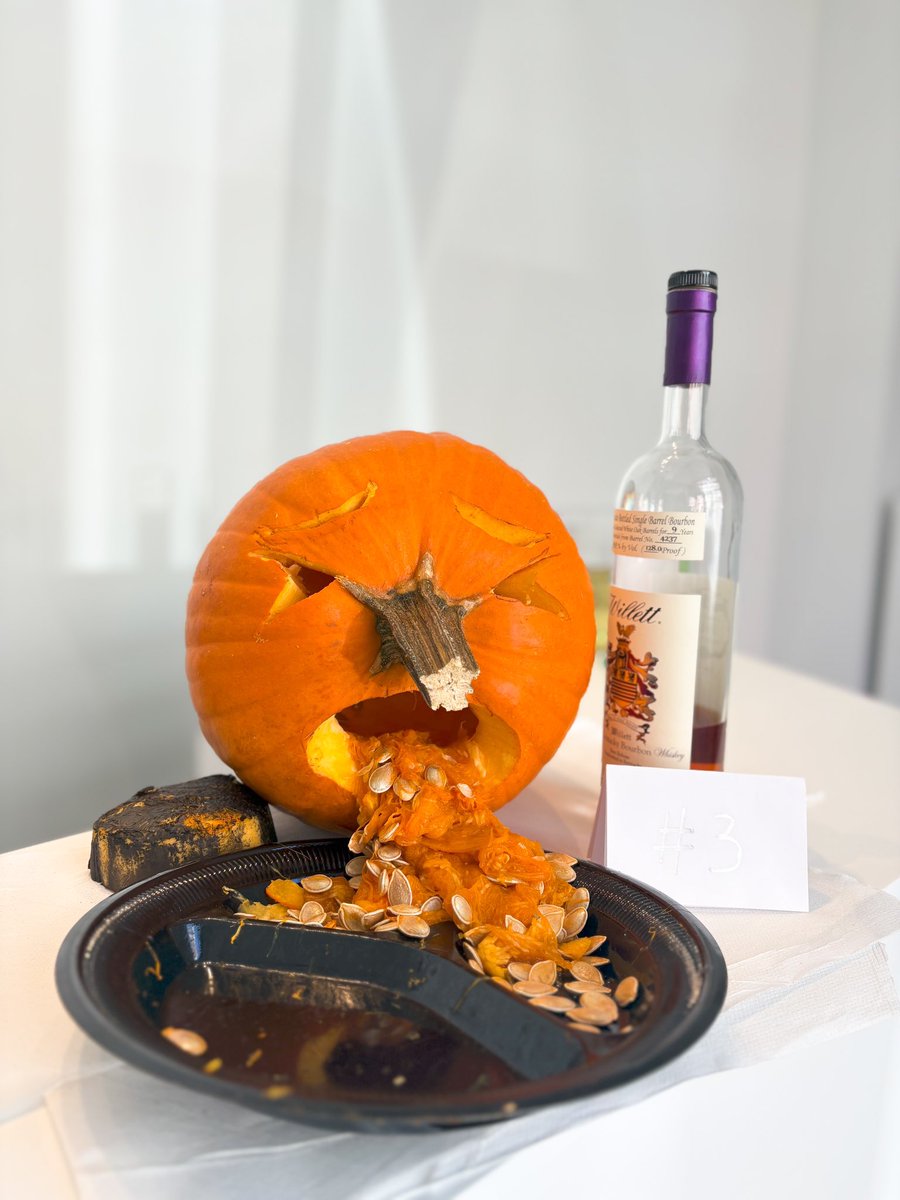 RedTagDigital's tweet image. 🎉 A huge congratulations to the First Floor for squashing the competition and taking the top spot in our first annual RedTag Pumpkin Carving Contest! 🎃  While their creativity truly carved out the win, we have to say—every floor brought their A-game with amazing designs. 🍂