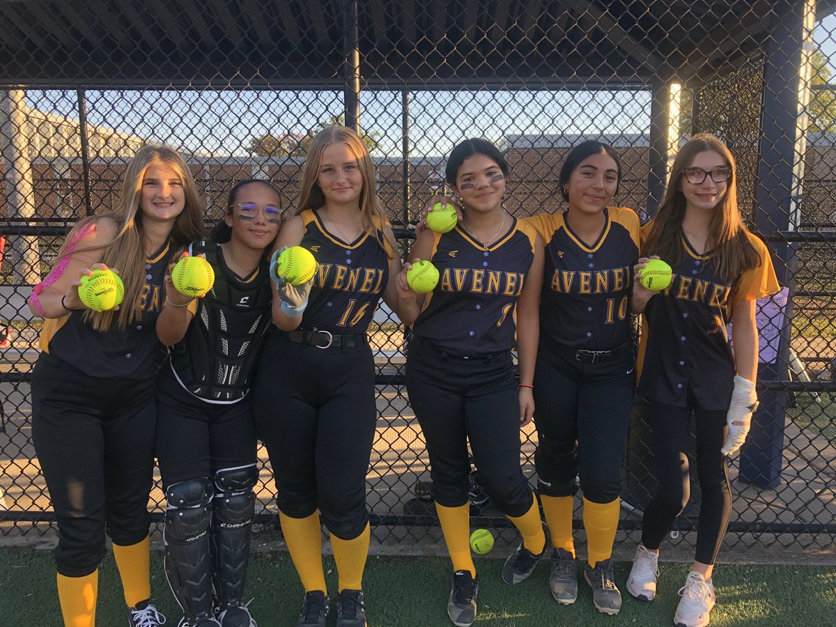 Katie O’Leary (@missoleary_ams) on Twitter photo Yesterday we ended our season with the most amazing girls I’ve had the privilege of coaching. To my 8th graders that I’ve been with since my first year coaching, you will be missed and I know you will be incredible leaders as you move forward to high school! 🖤💛 <a href="/Tri_Teaches/">Katrina LoGatto (Anan)</a> Yesterday we ended our season with the most amazing girls I’ve had the privilege of coaching. To my 8th graders that I’ve been with since my first year coaching, you will be missed and I know you will be incredible leaders as you move forward to high school! 🖤💛 <a href="/Tri_Teaches/">Katrina LoGatto (Anan)</a>