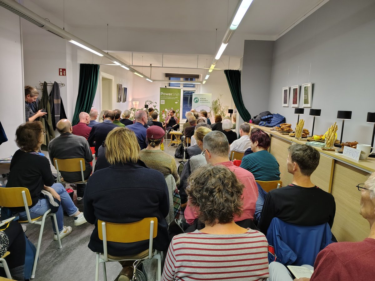 Julia Epp (@ju_epp) on Twitter photo Volles Haus bei der Diskussionsveranstaltung zur Rekommunalisierung der Berliner Fernwärme mit <a href="/bund_hh/">BUND Hamburg</a>, @BBK_2010, @PowerShift_eV, <a href="/BUND_Berlin/">BUND Berlin</a> und der Berliner Energie und Wärme: Wie sieht eine sozialverträgliche Dekarbonisierung aus? Volles Haus bei der Diskussionsveranstaltung zur Rekommunalisierung der Berliner Fernwärme mit <a href="/bund_hh/">BUND Hamburg</a>, @BBK_2010, @PowerShift_eV, <a href="/BUND_Berlin/">BUND Berlin</a> und der Berliner Energie und Wärme: Wie sieht eine sozialverträgliche Dekarbonisierung aus?