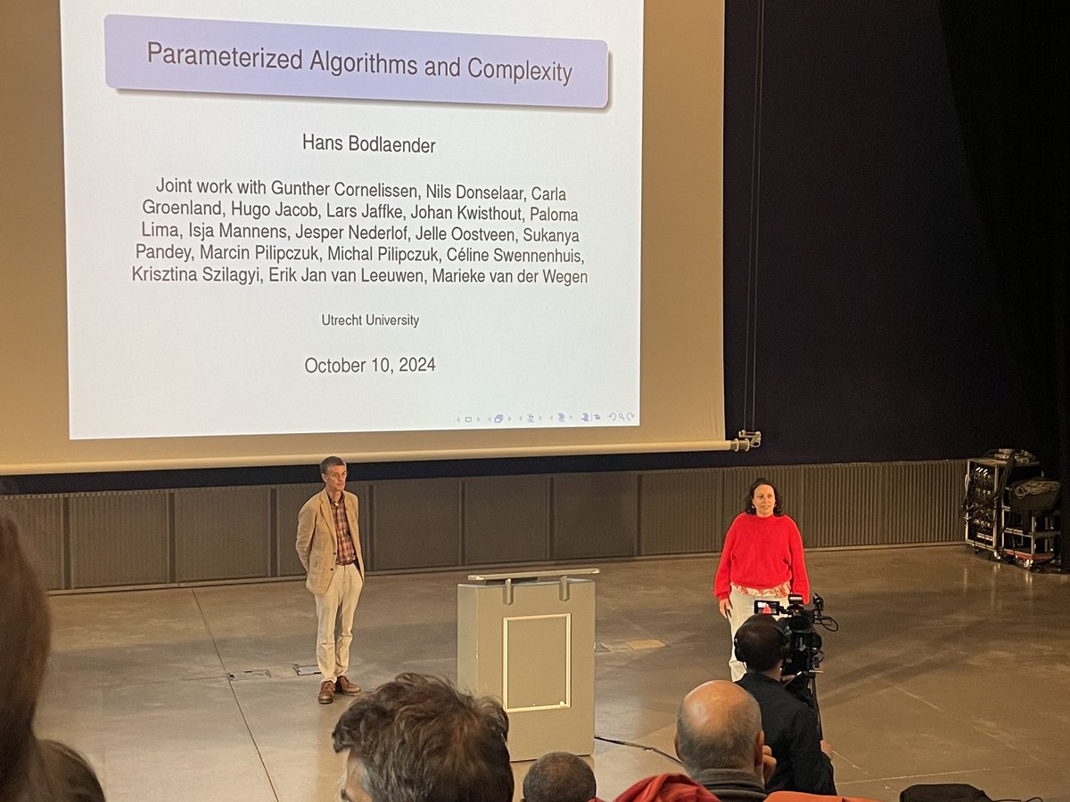 LIP6 (@lip6_lab) on Twitter photo 🔴 Live from today’s session of the Computer Science Colloquium of <a href="/Sorbonne_Univ_/">Sorbonne Université</a> with Pr. Hans Bodlaender from <a href="/UniUtrecht/">Utrecht University</a>! 🔴 Live from today’s session of the Computer Science Colloquium of <a href="/Sorbonne_Univ_/">Sorbonne Université</a> with Pr. Hans Bodlaender from <a href="/UniUtrecht/">Utrecht University</a>!