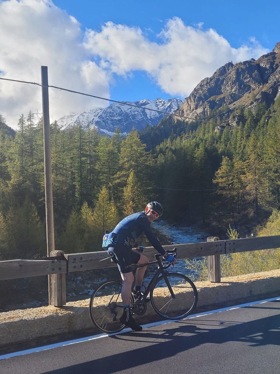 maddocks_andy's tweet photo. A ride up some of the Colle del Nivole today, it was very steep and very cold! 🥶 but the scenery was lovely. https://t.co/VcjHuhFaaD