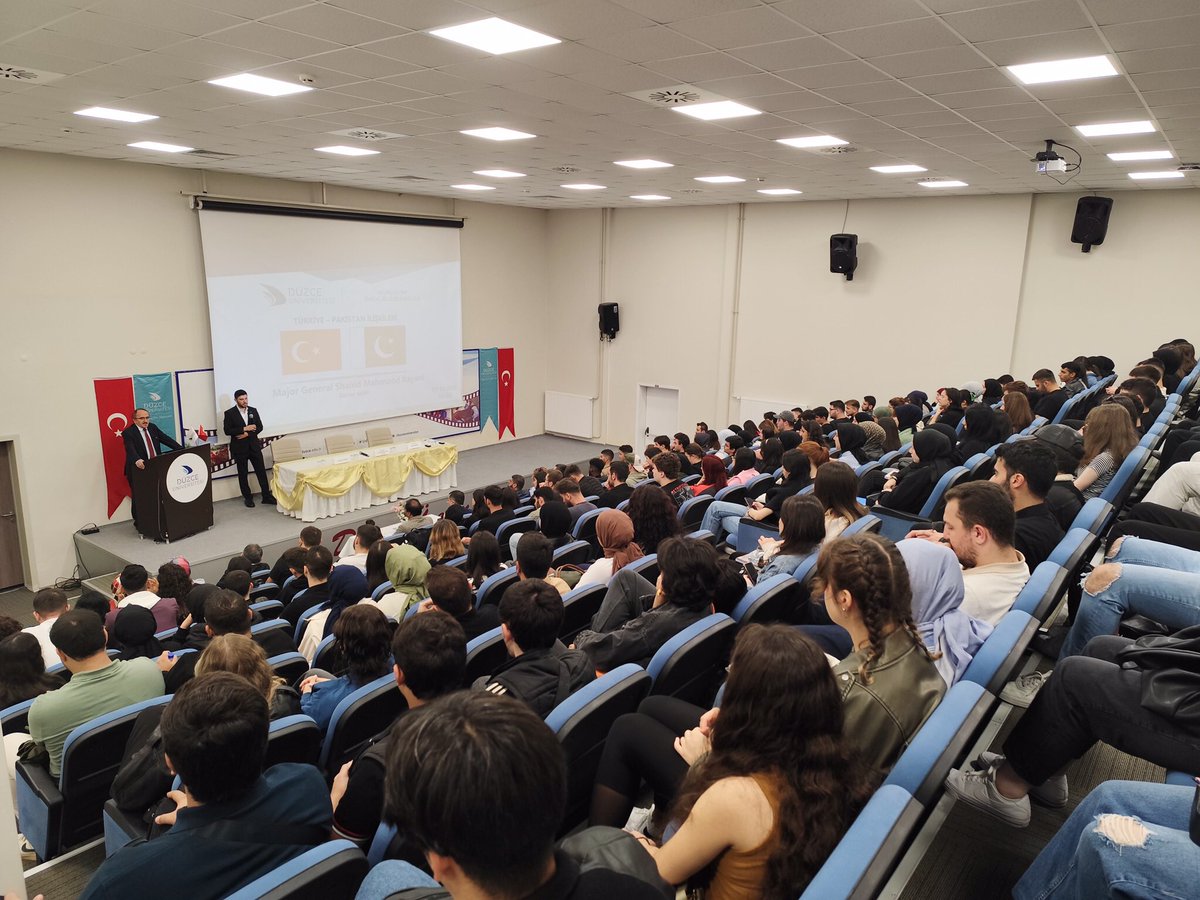 Fakültemizde Pakistan National Uni of Modern Language Rektörü Sayın General Shahid Mahmood Kayani ve beraberindeki heyeti ağırladık📌
Türkiye-Pakistan İlişkileri Konferansı öğretim üyelerimiz ve öğrencilerimizin yoğun katılımıyla gerçekleşti.📚📖👩🏻‍🎓👨🏻‍🎓