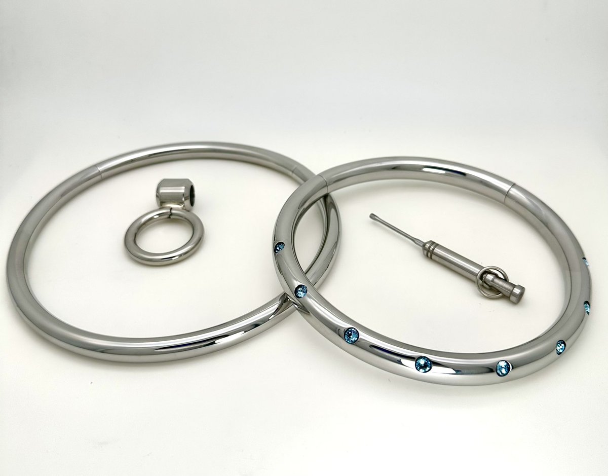 Collar Time 😀
#collar #bdsmcollar #steelcollar #metalcollar #bdsmschmuck #halsreifen #bdsmgear #bdsmjewelry