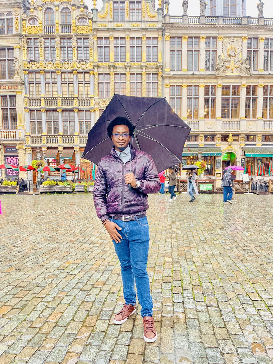 davidprezda's tweet photo. Discovering the heart of Europe in Brussels! 🇧🇪✨ From its stunning architecture to the vibrant streets, this city never ceases to amaze. Every corner tells a story, and I’m loving every moment of this journey. 

#BrusselsAdventures #TravelDiaries #EuropeanCharm #prez https://t.co/4g1pt9WZEw