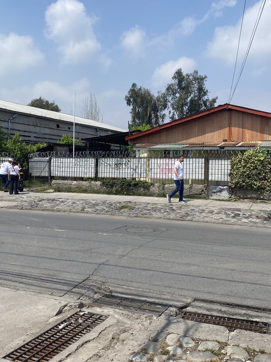 BaboDonnaSone's tweet image. Alcalde Codina acordándose que existen poblaciones en Puente Alto, haciéndole campaña a su hermanito para no dejar de robar. 

#PuenteAlto #Codina