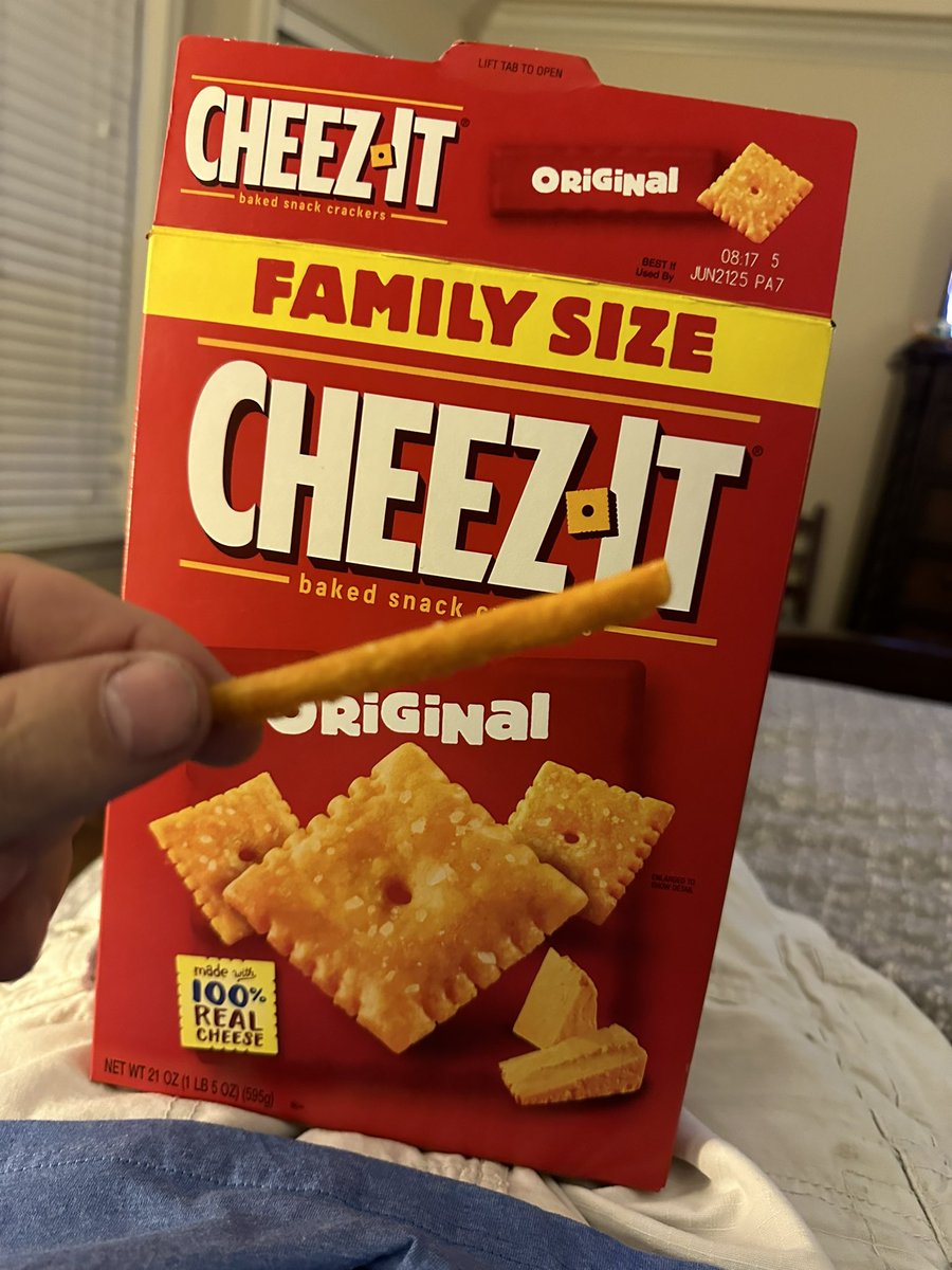 dlw667's tweet photo. @cheezit 
Look what I found in my Cheez-It box today…..not a bad idea. Cheez-It sticks!!! https://t.co/kpYAlc8Xm1
