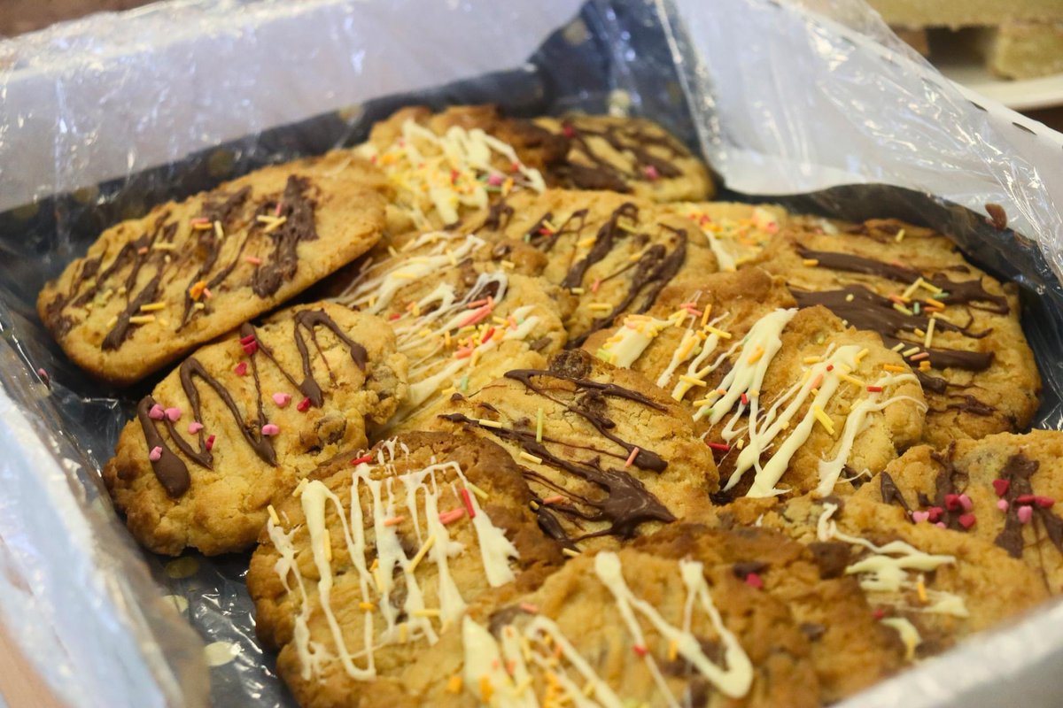 Today, we turned the school yellow to support World Mental Health Day! 💛 Students &amp; staff wore yellow &amp; our Year 10s held a bake sale raising funds for <a href="/YoungMindsUK/">YoungMinds</a>. Huge thanks to Mr McNally, Mrs Brammer &amp; everyone who donated! Together, we made a difference! #WeArePoltair