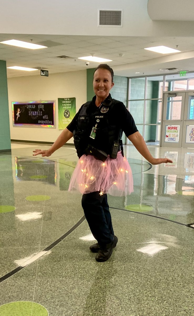 SROs <a href="/WGESdragons/">Walnut Grove ES</a> and <a href="/EubanksDragons/">Eubanks Intermediate</a> are supporting to PINK OUT Day <a href="/Carrollisd/">Carroll ISD</a> !! <a href="/NASRO_Info/">NASRO</a> <a href="/TASRO_org/">TASRO.ORG</a> <a href="/SouthlakeDPS/">Southlake DPS</a>