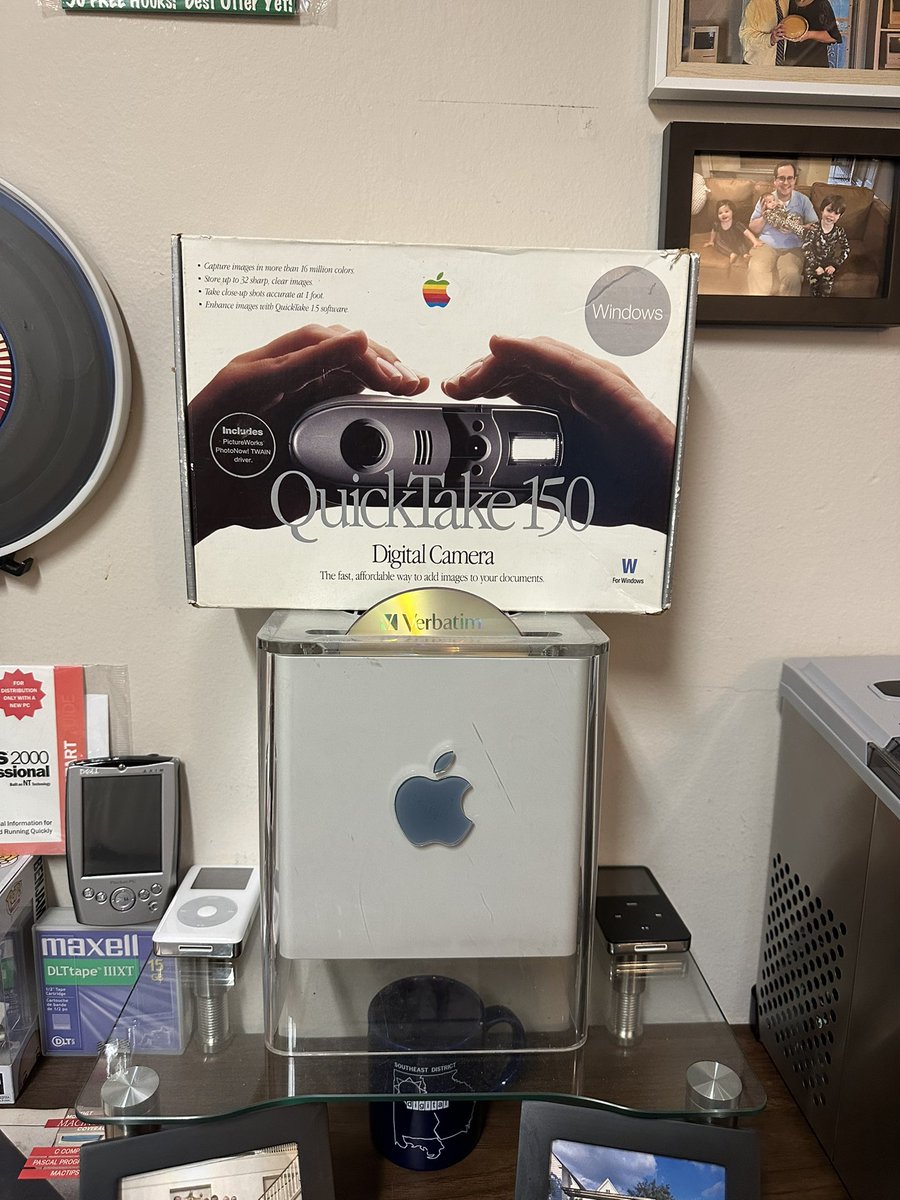 BollingHHoltIV's tweet image. #TBT Received this awesome, old digital camera from 1995 as a gift today! #Apple #QuickTake 150 #90s #digitalcamera