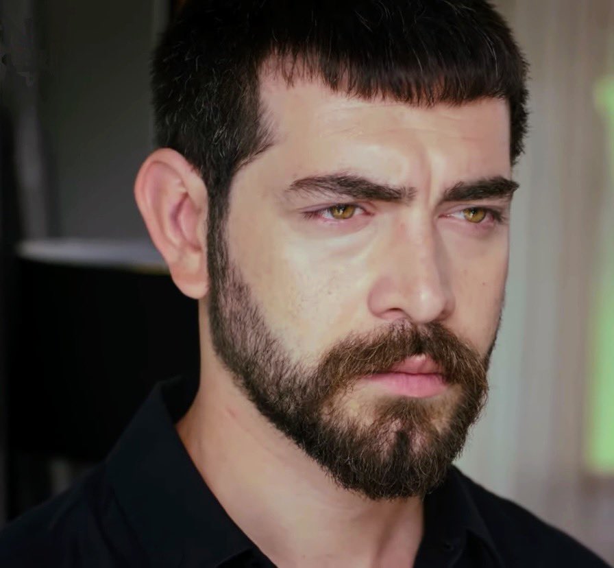 Kehribar gözleri ile oynayan tek kişilik dev oyuncu kendisi🤍<a href="/barisbaktas/">Barış Baktaş</a>