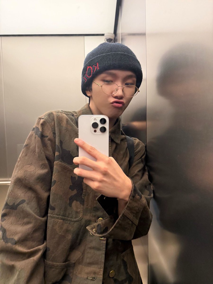 Latihan yang melelahkah telah selesai. ONEDOOR, tunggu sesuatu dari kami. Waktu akan terus berputar dan kami akan terus melakukan yang terbaik untuk kalian. Jadi, tolong jangan lewatkan kejutan dari kami! Apakah kalian siap untuk melihatnya? Nantikan saja, tunggu kami!