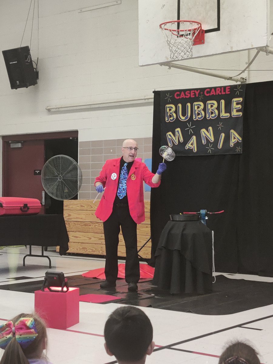 Bubble Mania at OHS today! Thank you to <a href="/ohs_pta/">OHS PTA</a>  for sponsoring this wonderful program! #teamOHS #BetterTogether <a href="/PrincipalSarah/">Sarah Scionti</a>