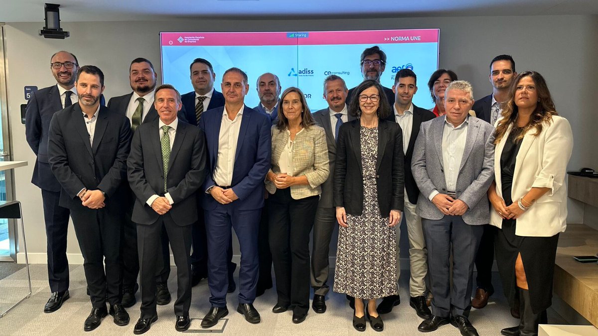 ADISSInforma's tweet photo. ¡Gran avance para el sector de asesorías! Hoy se presentó la #NormaUNE420001 que define estándares de calidad para asesorías en España.
Gracias a @asociacionAECEM y a todos los que hicieron esto posible. #NormaUNE #CalidadAsesorías #adiss
@ana_mato @luis_martin @ElenaOrdozgoiti https://t.co/pp7MgKurOz