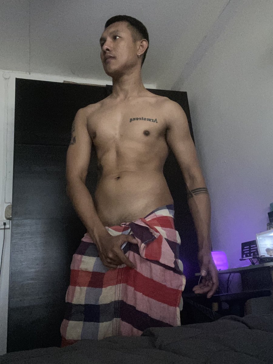 Arm_a19's tweet photo. อยากนอนกอด สัญญาว่าจะไม่ทำไร💦🙏🏻 https://t.co/4zvRVuNEBM
