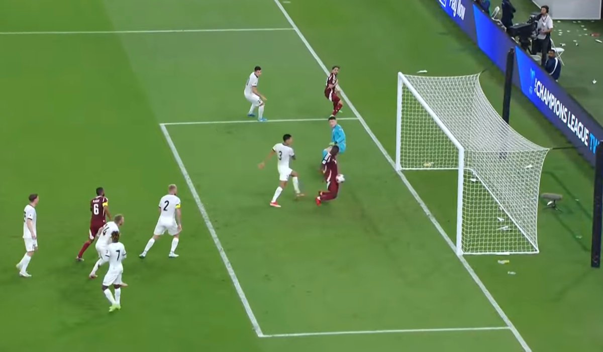 beebeesea7's tweet photo. Top 10 unbelievable football moments type finish https://t.co/qLzfU0hjjp