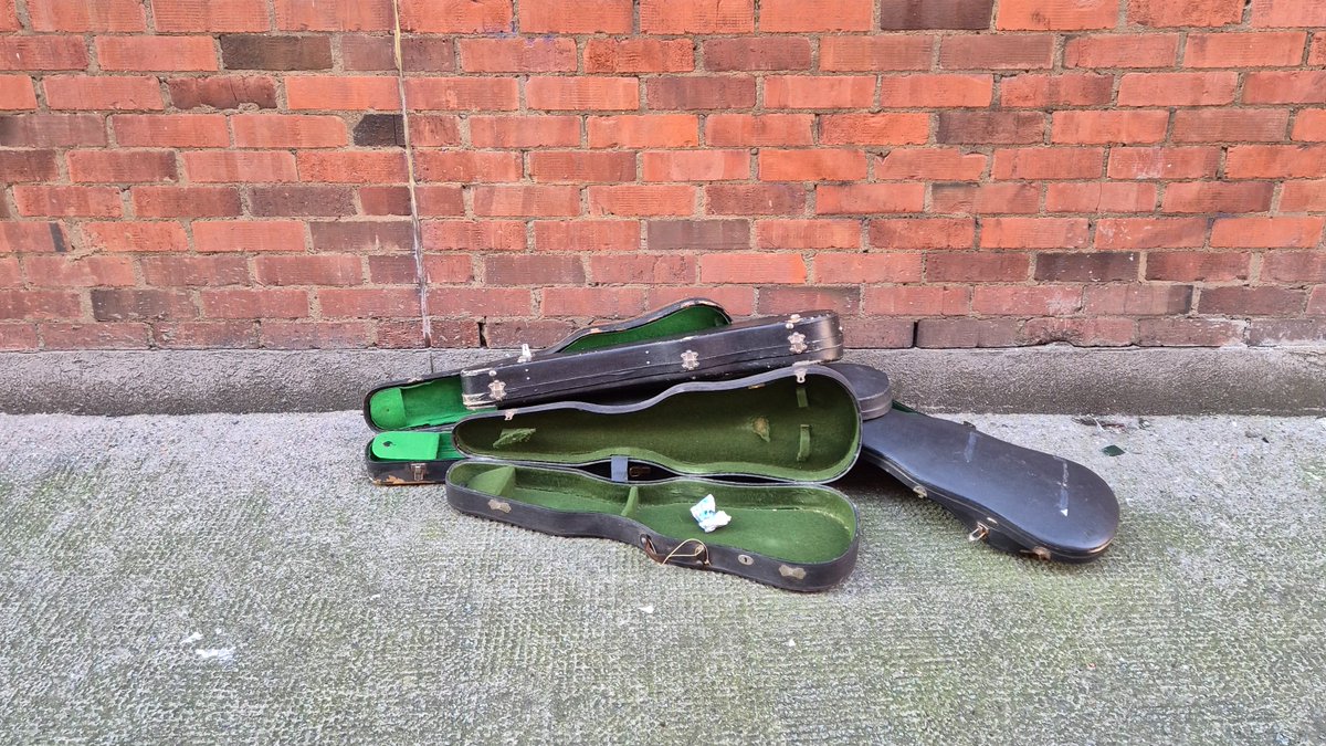 Where are the buskers?
