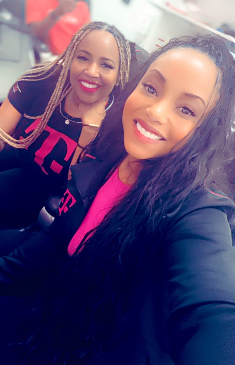 _Magda_Colin's tweet image. Back in Magenta… with the winning district 💗💗 @t_s_davis