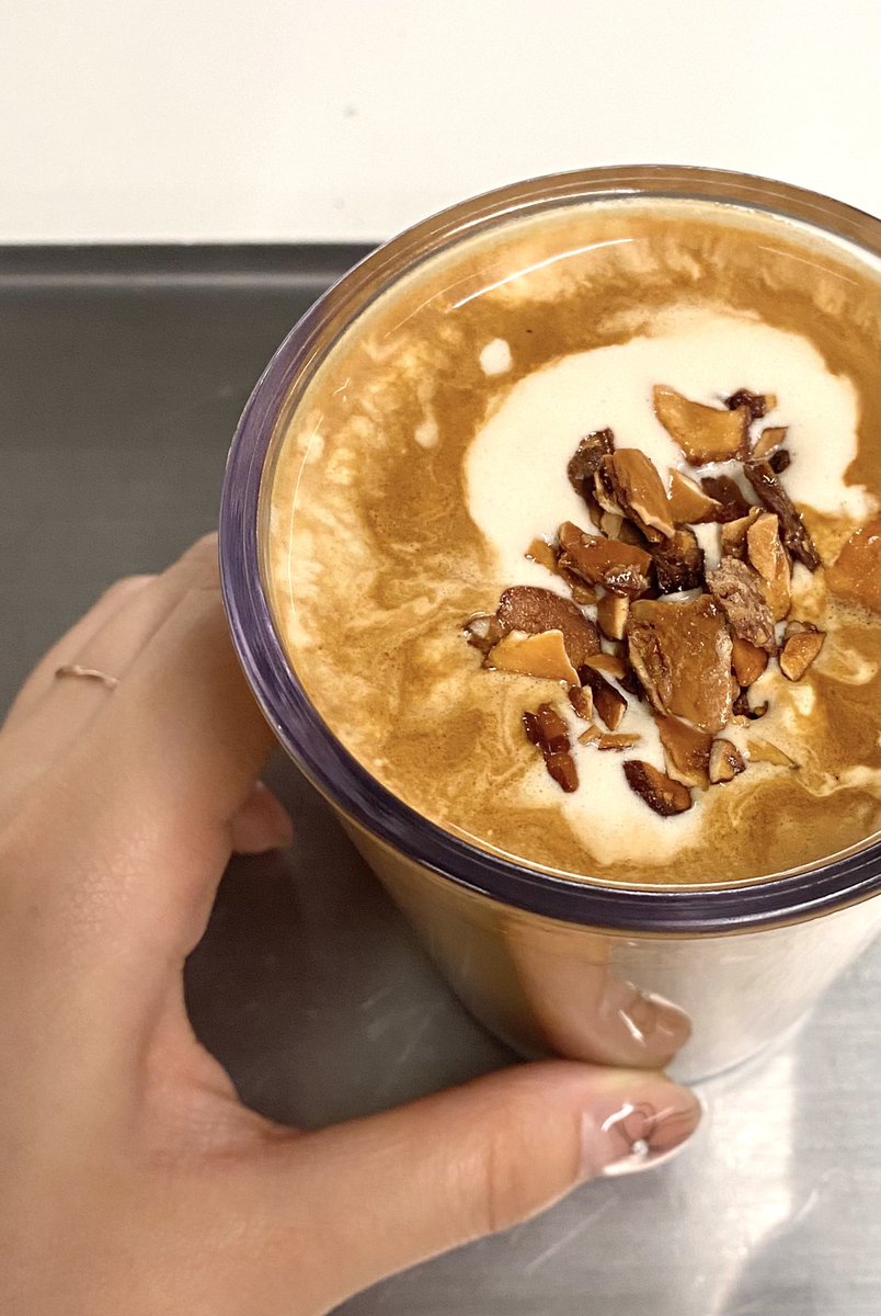 아몬드 크림라떼 맛있잖앙 🍥⋆｡𖦹°‧