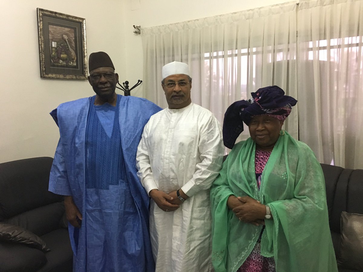 Je viens d’apprendre avec une grande émotion le décès de Mme Traoré Mariam l’épouse du Président Moussa Traoré. En cette triste occasion je présente mes condoléances à la famille de la défunte et prie pour le repos de son âme.