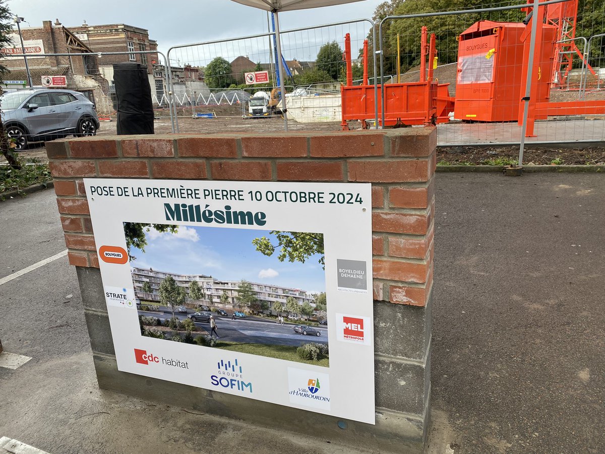 Première pierre de Millésimes à <a href="/HaubourdinVille/">Ville d'Haubourdin</a> sur <a href="/cuvelierfauvarq/">Cuvelier & Fauvarque</a> avec sofim et <a href="/BouyguesBat_NE/">Bouygues Bâtiment NE</a> 84 Lli pour <a href="/CDC_Habitat/">Groupe CDC Habitat</a> au pied du futur 🚋 <a href="/MetropoleLille/">Métropole Européenne de Lille</a>